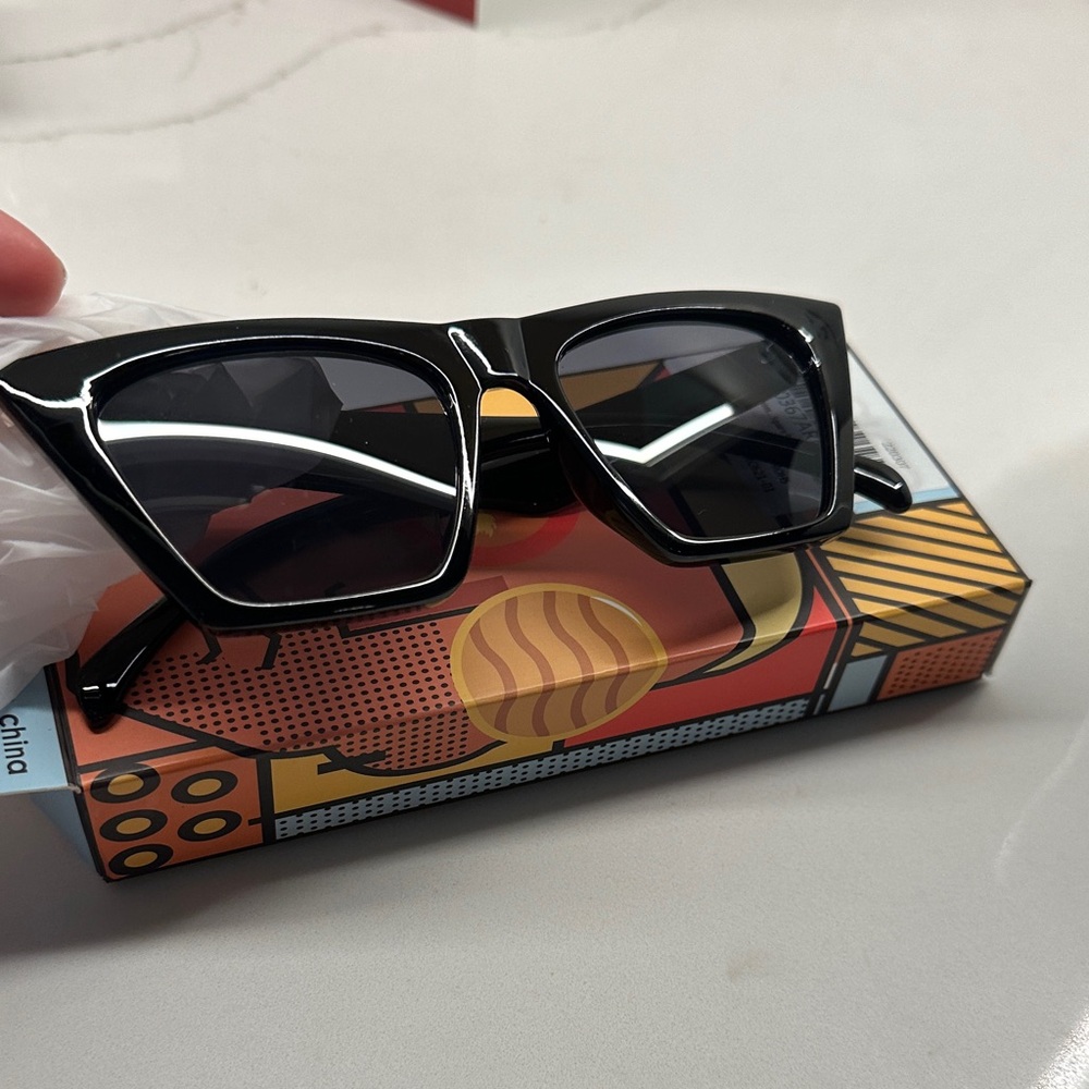 Black Cat-Eye Sunglasses